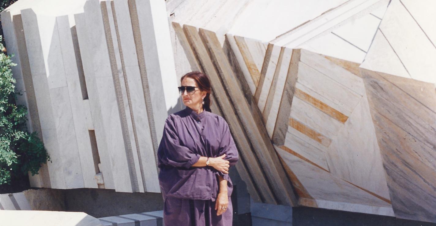 Nella Golanda Archive